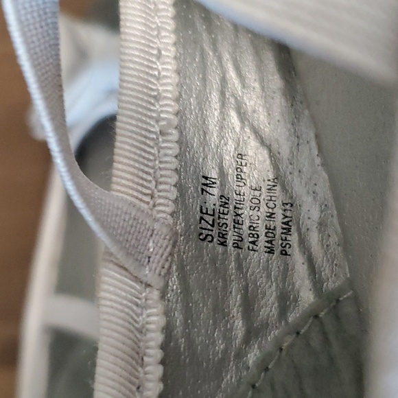 Carter's shoes - Picture 3 of 4